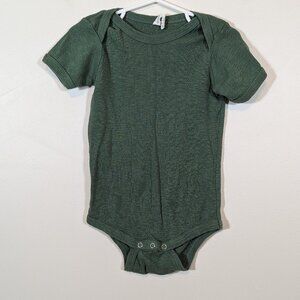 Kate Quin Green Knit Short Sleeve Onesie 18-24M Snap Bottom Closure VGUC